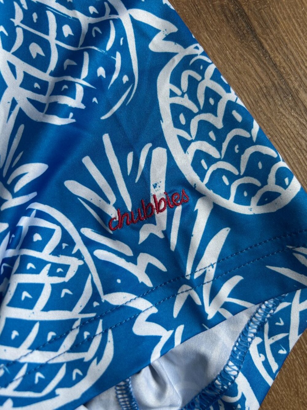 Chubbies Pineapple Polo Shirt Men’s XL Blue White Polyester NWOT - Picture 3 of 4
